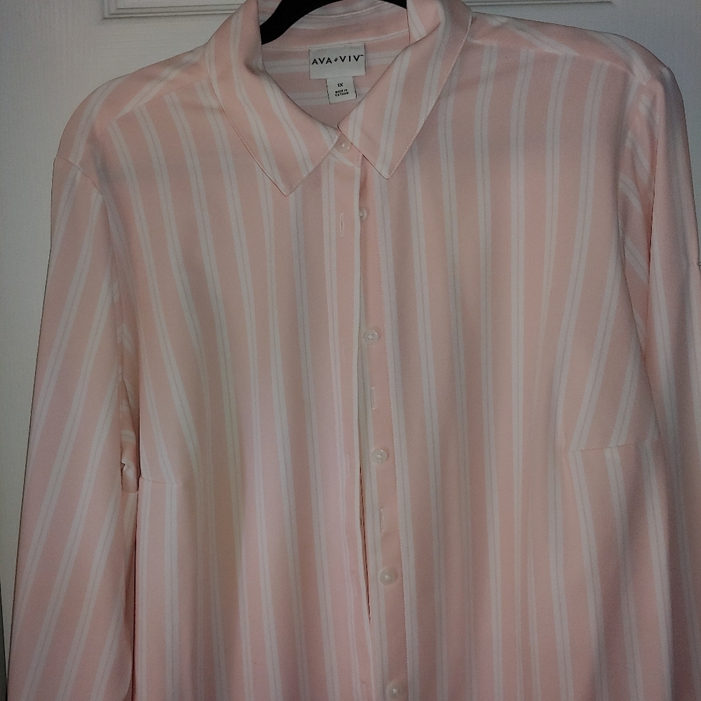 Women's. Ava and Viv 1x Blouse
